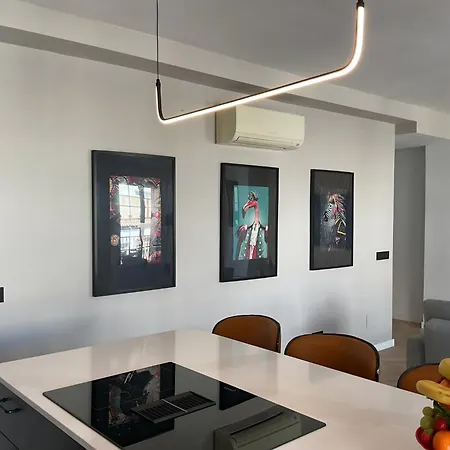 House Of Maximus - High Standing - Centre 90m2 Apartment *